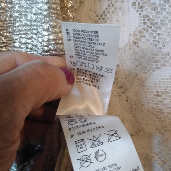 REDUCED!! &M metallic Gold Short Slv Shirt SZM - Picture 6 of 6